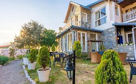 Casa De Bello, Nainital, Near Kainchi Dham
